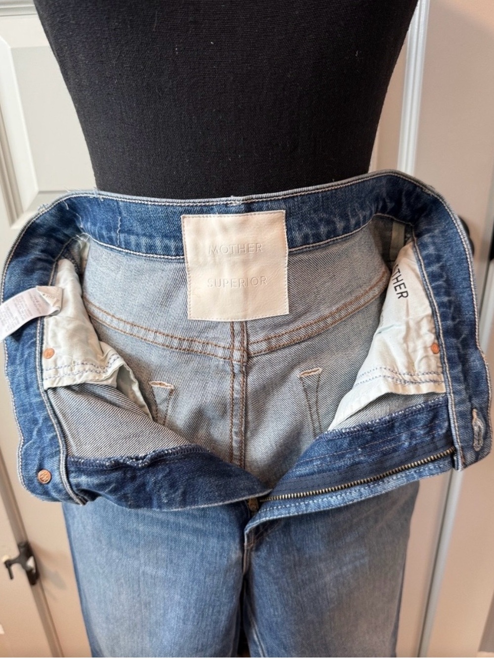 MOTHER Women's Straight Leg Jeans in Medium Blue Wash | Size 29 - Picture 2 of 14